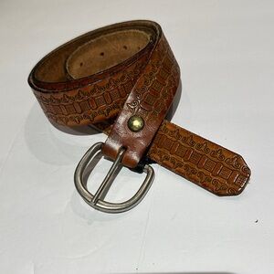 Vintage Brown tooled Leather Patterned Belt with Silver removable buckle 30-39”